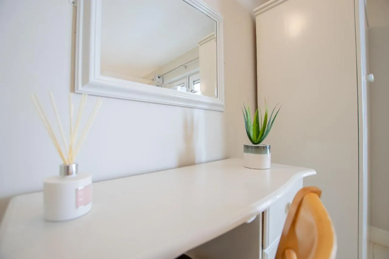 225 - The Carrowmore At The Harbour Mills By Shortstays! 웨스트포트 0*,  아일랜드