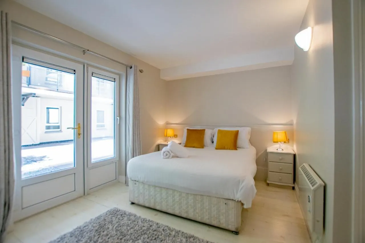 225 - The Carrowmore At The Harbour Mills By Shortstays! 웨스트포트 아파트