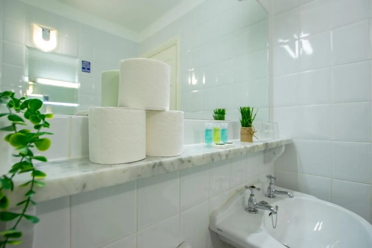 225 - The Carrowmore At The Harbour Mills By Shortstays! 웨스트포트 아파트