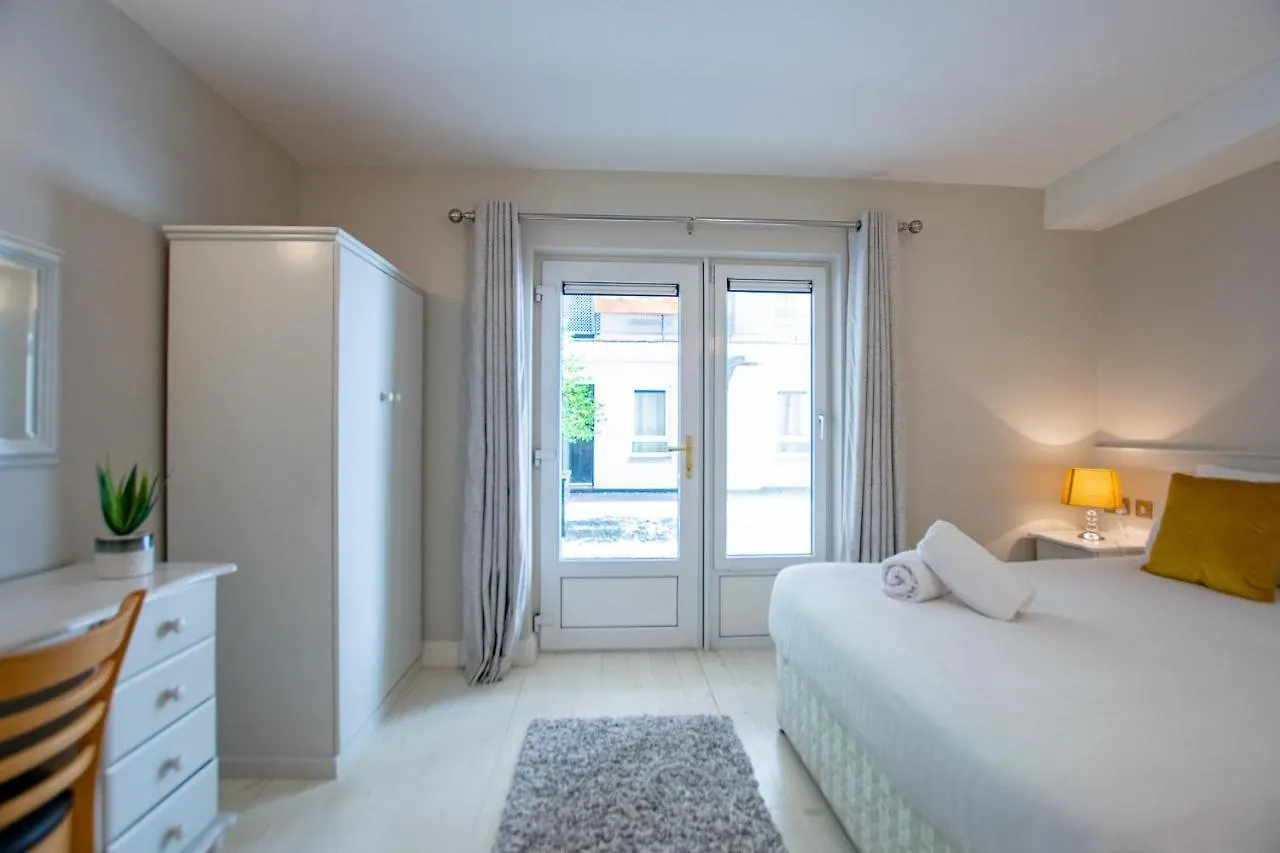 225 - The Carrowmore At The Harbour Mills By Shortstays! 웨스트포트 아파트